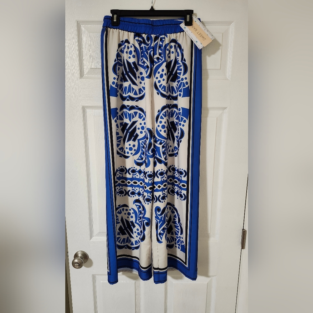 Sweet Rain Navy and White Patterned Pants